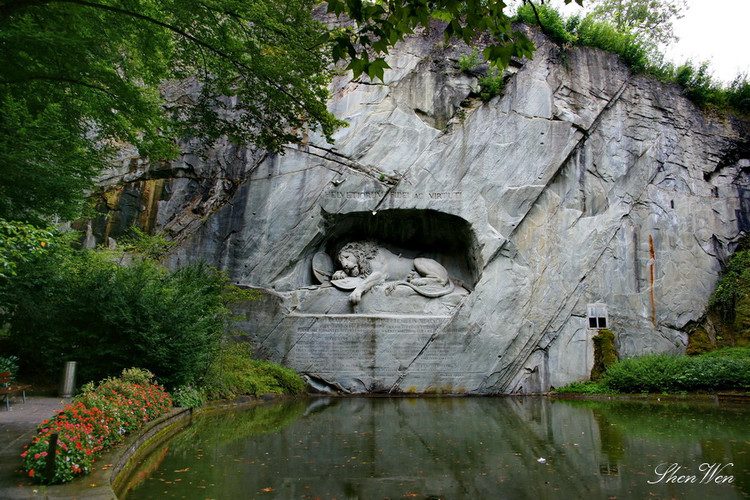 世界上最傷感、最感人的石雕—盧森之獅【原創(chuàng)】 - 晚霞映天 - 晚霞映天的博客